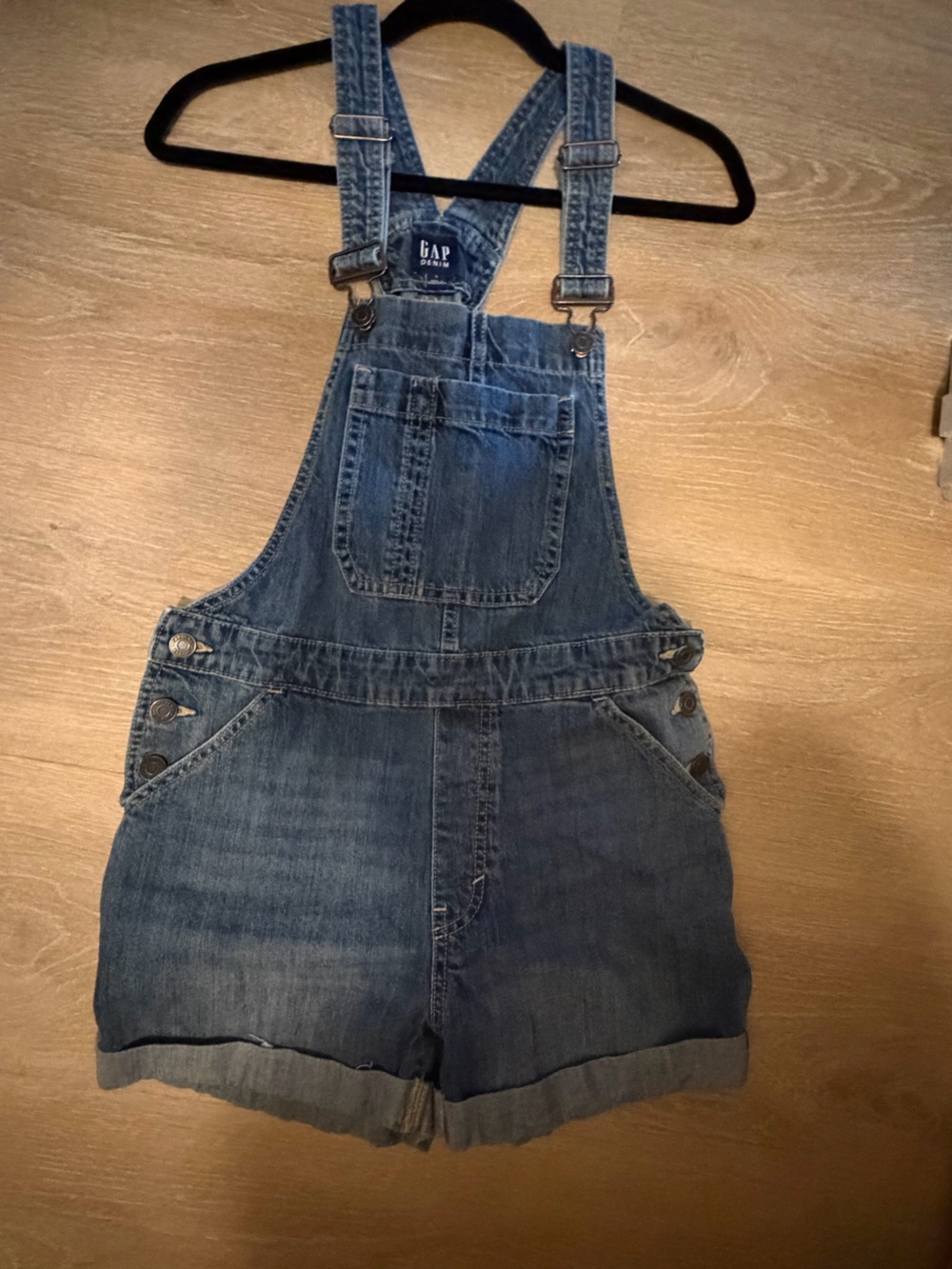 GAP Women's Relaxed Denim Short Overalls in Blue